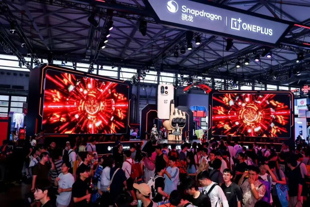 43.89万人次再创新高!第23届ChinaJoy圆满落幕:感谢有你,共赴这场“与AI同游”的盛夏之约 https://cms3.chinajoy.net/157/upload/resources/image/103527.jpg?token=Bearer eyJhbGciOiJIUzUxMiJ9.eyJpc3MiOiJlY2hpc2FuIiwic3ViIjoie1wiY2xpZW50XCI6XCJXRUJcIixcInR5cGVcIjpcIlVTRVJcIixcIm5hbWVcIjpcInVzZXIyX2FwaVwiLFwic2lnbmF0dXJlXCI6bnVsbCxcImV4cGlyZXNfaW5cIjoxODAwMDAwMH0iLCJpYXQiOjE3ODU4MzQ1ODEsImV4cCI6MTc4NTg1MjU4MX0.HoThmgOAUMt0EpWerAm8NYzl6DOy1GtDxDIOGVxXjea3HVMpGDIiP16BBotix2abTm3MiXT5hcOKdUHNC1Lp7g